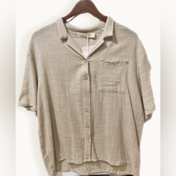 NWT BEACHGOLD Frankie Oversized Short Sleeve Buttondown in Straw - Size XS - Picture 3 of 4